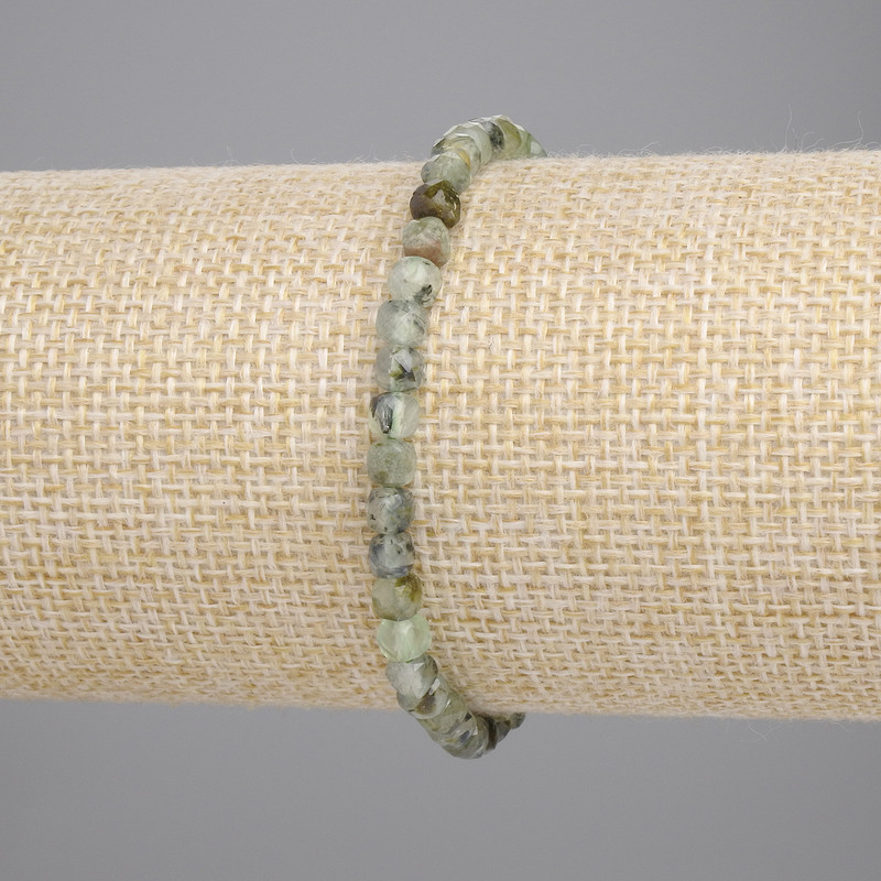 Prehnite Bracelet Faceted Cube, 4x4mm, 18cm+-, stretch