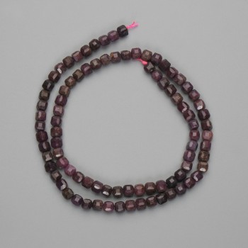 Rubies Beads Faceted Cube 4x4mm on Thread 40cm+-