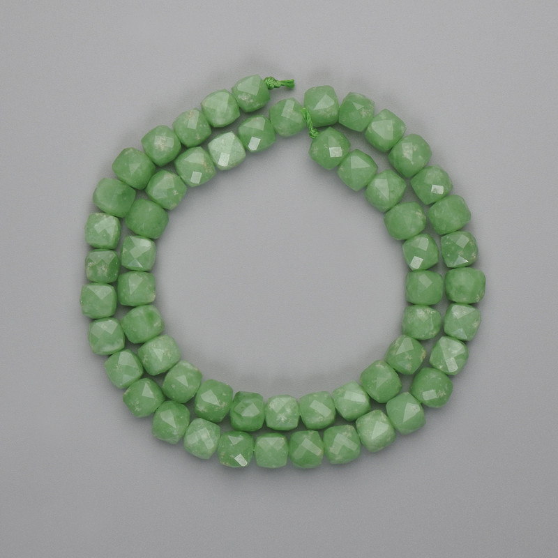 Chrysoprase Beads Cut Cubes 7x7mm, length 39 cm