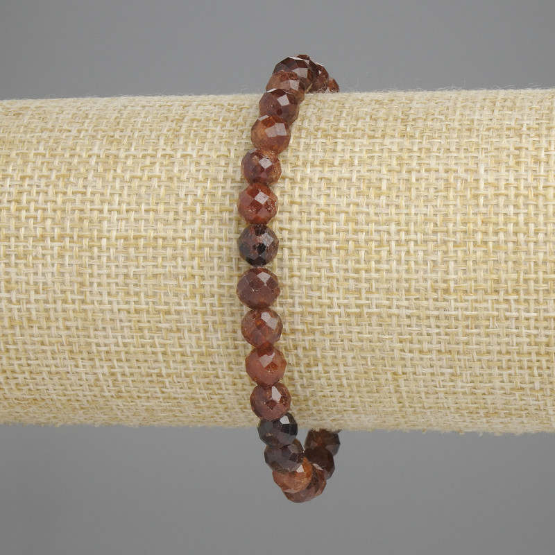 Garnet Hessonite Beaded Bracelet with 6mm faceted sphere, 18cm length ± stretch