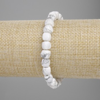 Bracelet Howlite faceted cube, diameter 7mm +- , length 18cm +- stretch