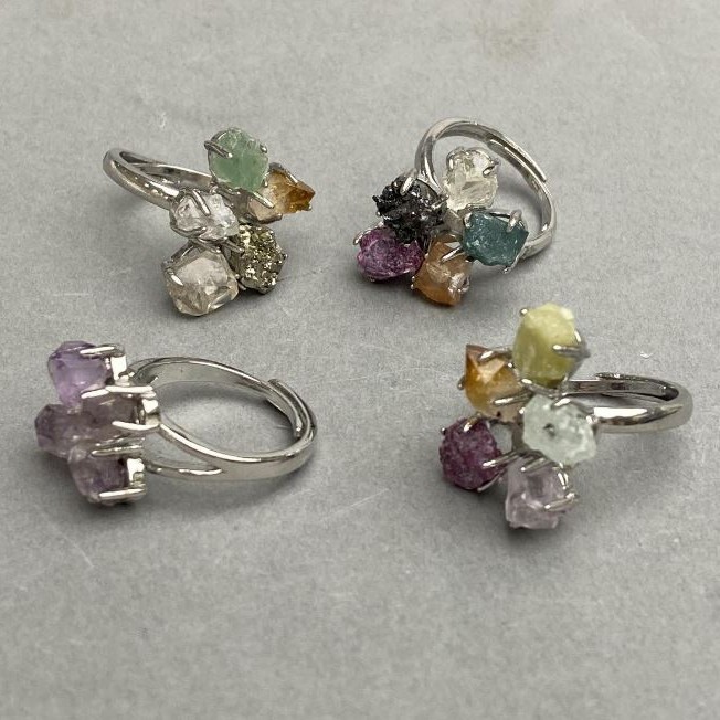 Ring "Magic of gemstones" assortment uncut stones (4-5 petals) without size