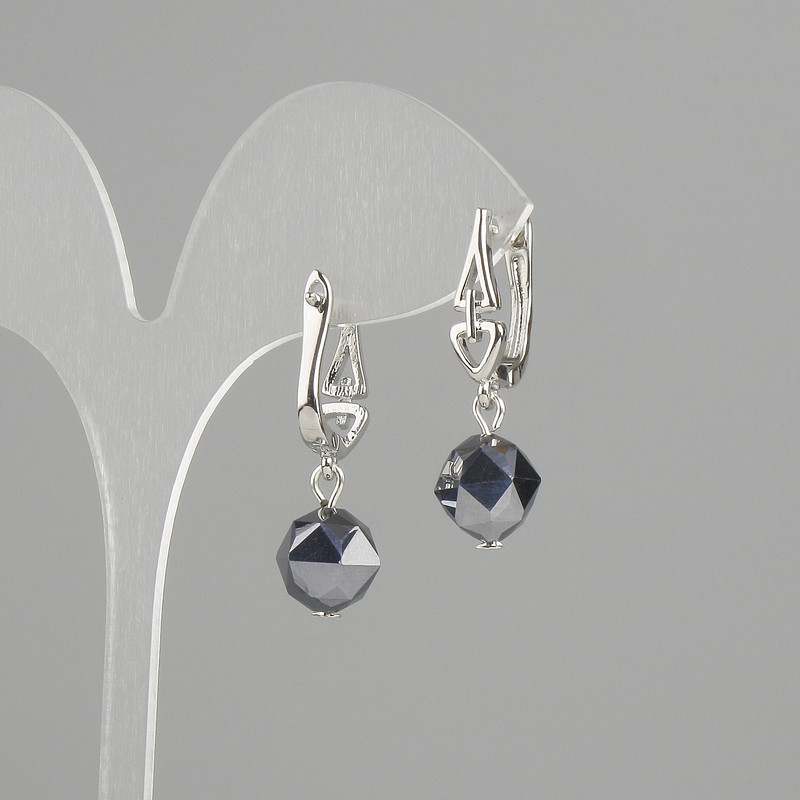 Earrings Terahertz Faceted, diameter 10x9mm ±, length 30mm ±