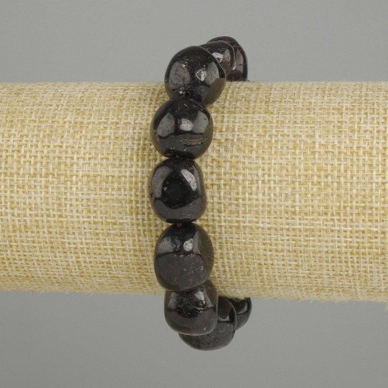 Garnet bracelet tumbled, diameter 14-16x12-13, 5mm+- , length 18cm +- stretch