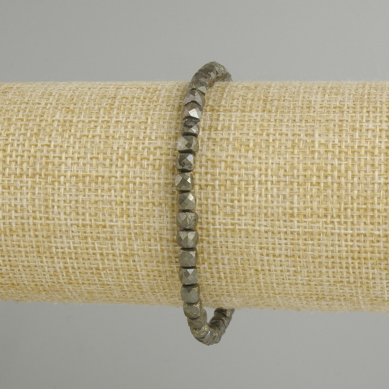 Bracelet Pyrite faceted cube, diameter 4x4mm +/-, length 18cm +/- stretch