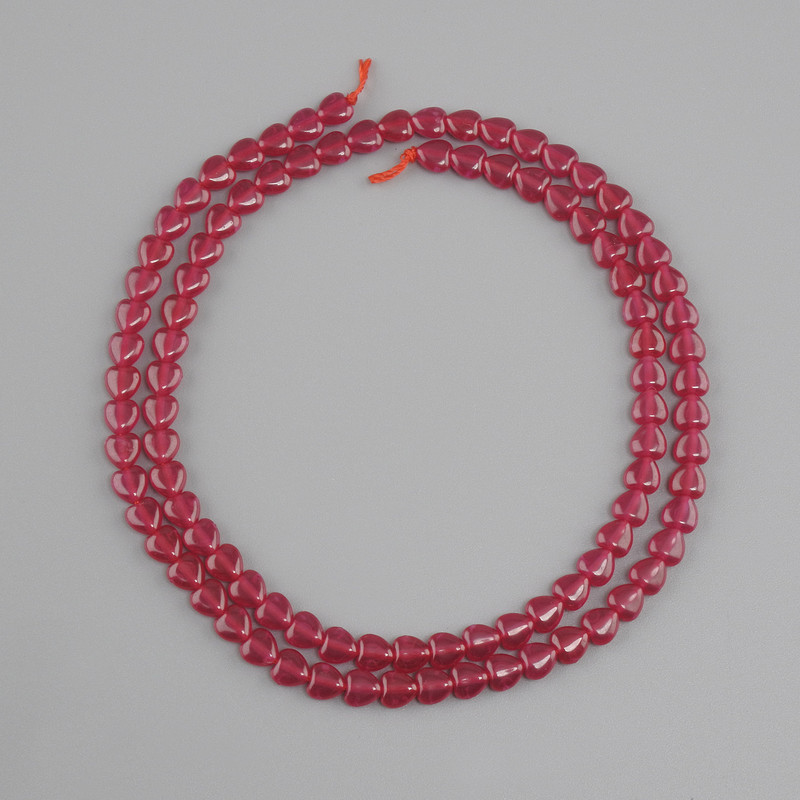 Ruby (corundum) heart beads, diameter 4 mm±, strand length 39 cm±