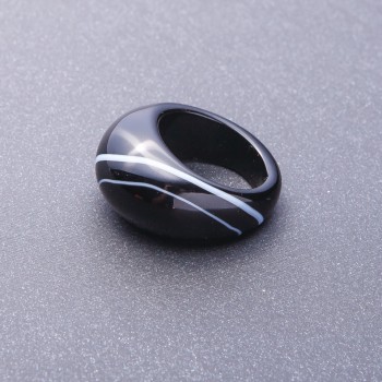 Black-and-White Agate Ring, Size 19mm