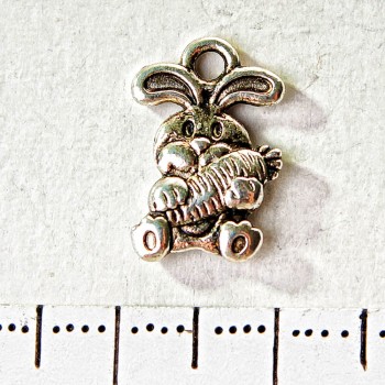 Findings Bunny with Carrot Pendant 14mm pack 20g +/-22pcs