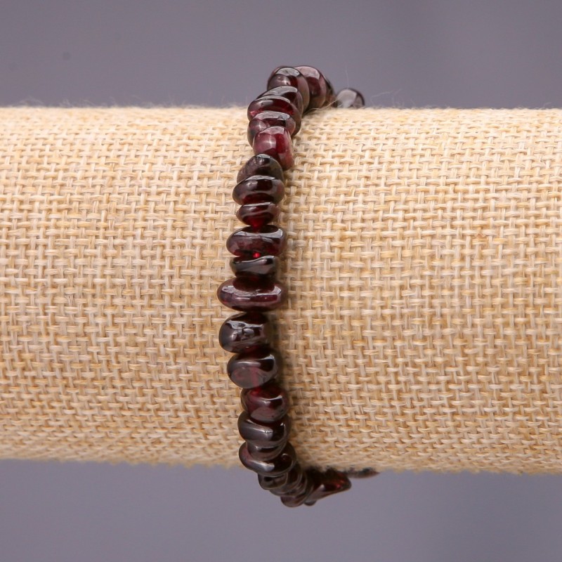 Natural Garnet Chip Bracelet, Diameter 7(+-)mm, Elastic Band, Length 18cm
