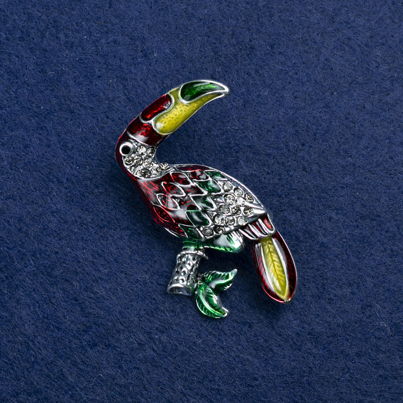 Sale! Toucan Brooch, silver-toned metal, enamel and rhinestones 45×40mm +