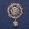 Silver-tone brooch 3.7×5.5 cm