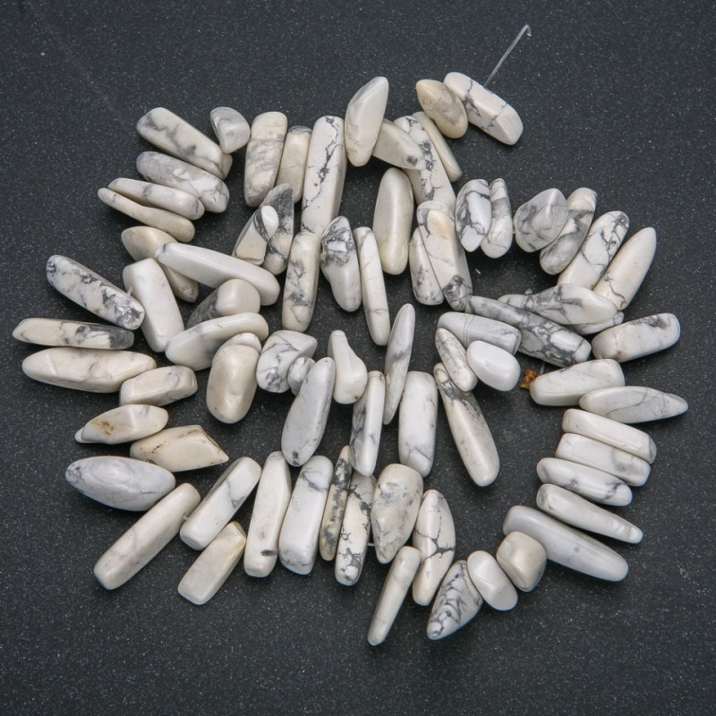 Howlite Bead Thread, chip shaped needle, diameter 20x8mm, length 40cm +