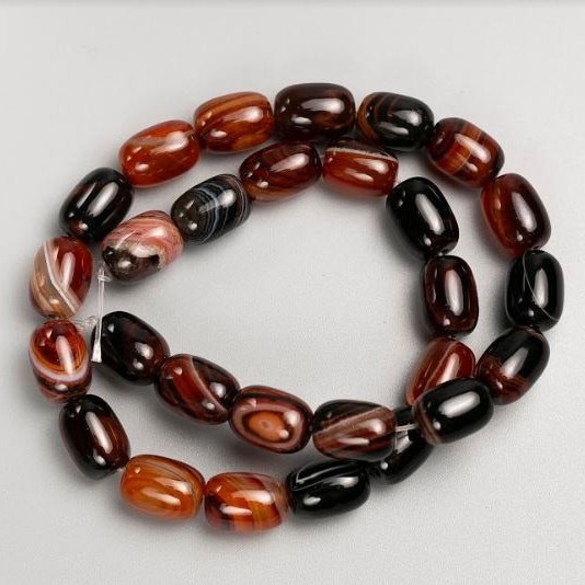 Agate Beads on Thread, Smooth Barrel-Shaped, 14x10 mm, approx. length 39 cm