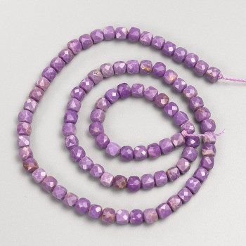Phosphosiderite Beads, Faceted Cube-shaped, on Thread, 4–5 mm, 38 cm length
