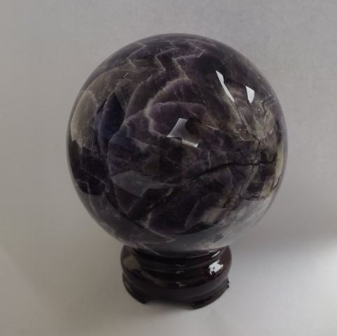 Amethyst Natural Stone Sphere, diameter 9.9 cm ± weight 1449 g