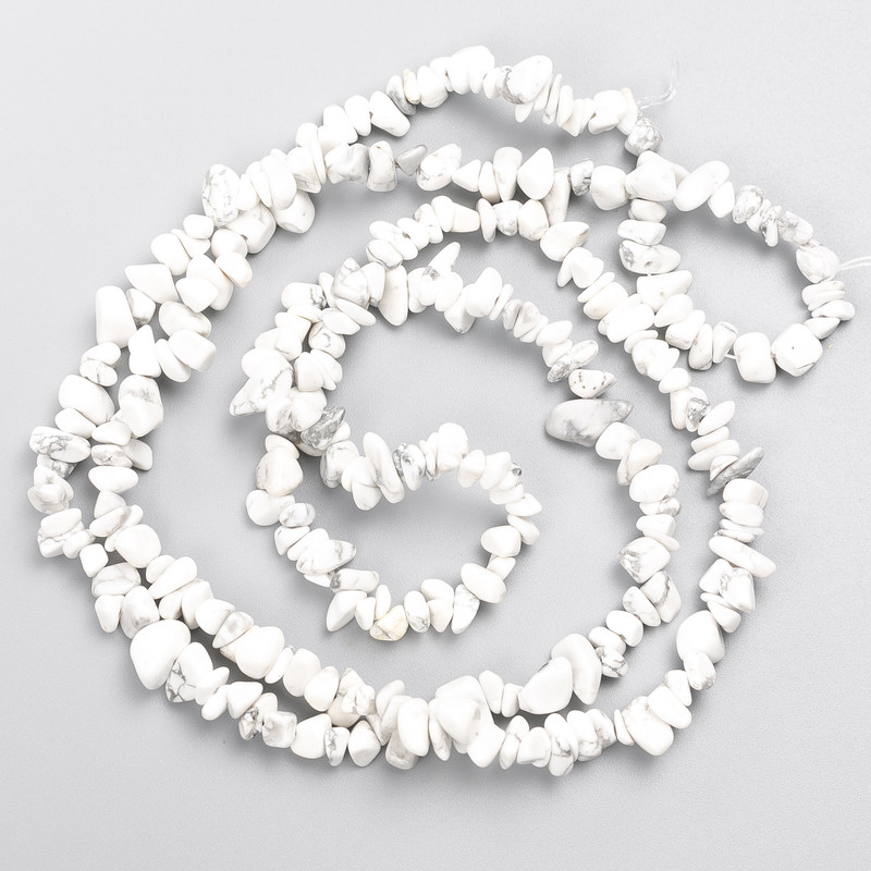 Howlite Beads natural stone chip on thread, diameter 6x3mm±, length 82cm ±