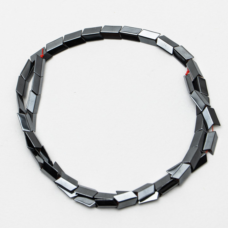 Hematite Arrow Beads 6x10x3 mm, on a thread, approx. 40 cm