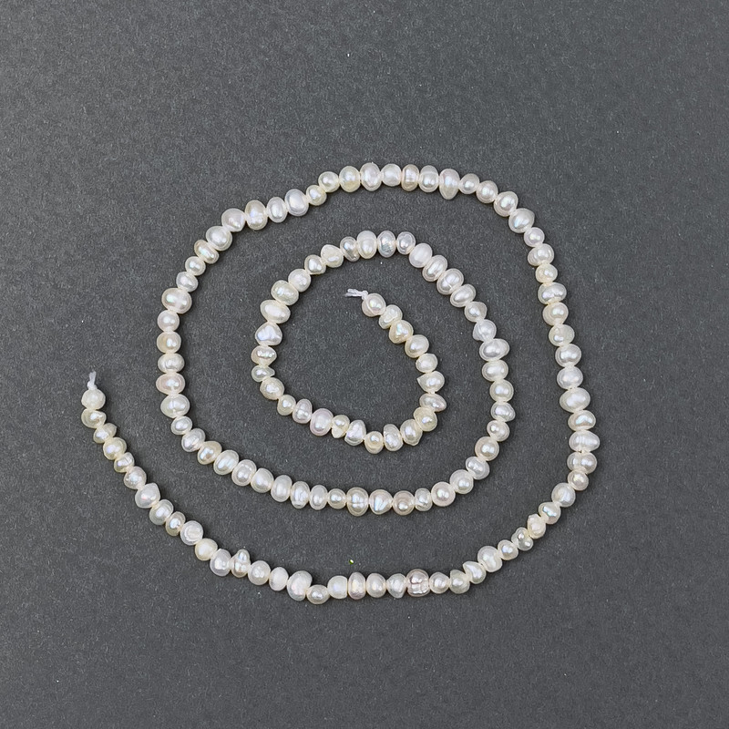 Freshwater oval Pearls on a Thread, 4x3mm±, length 35cm±