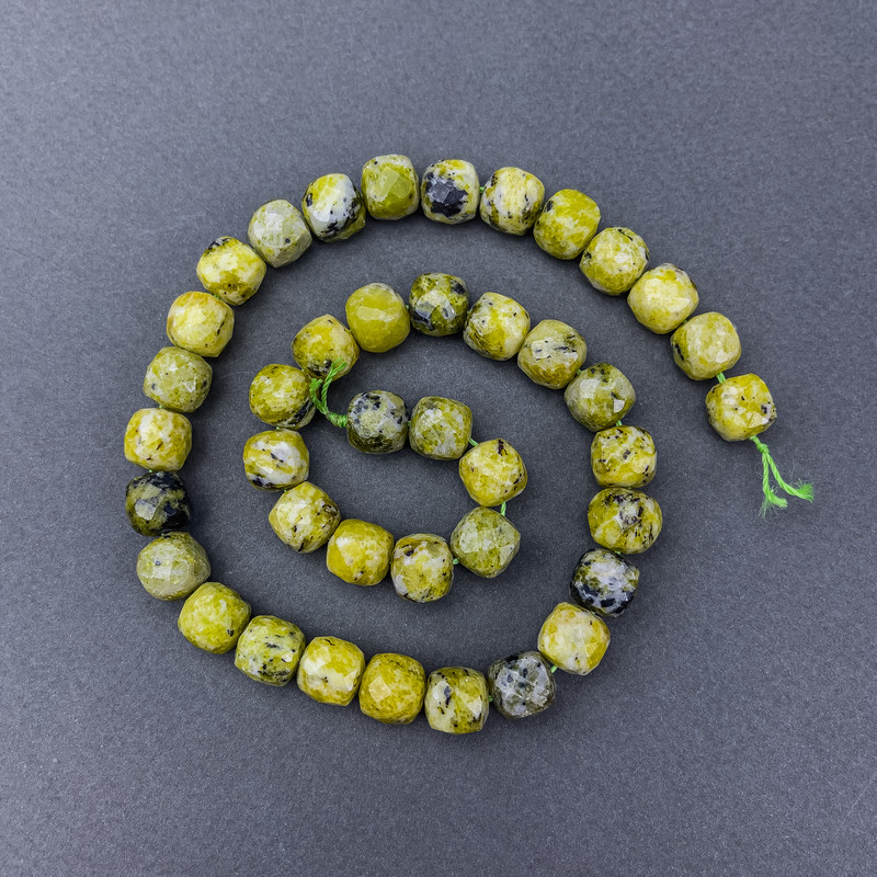 Beads Yellow Turquoise Natural Stone Faceted Cube on Thread, diameter 9x9 mm±, length 38 cm±