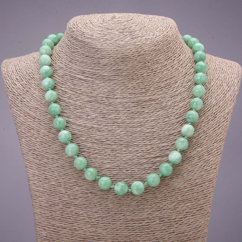 Bead necklace of Burmese jadeite, smooth round beads, diameter 10(±)mm, length 45cm