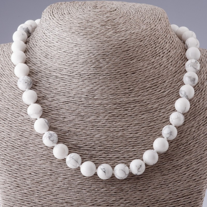 Howlite Bead Necklace, Smooth Round Beads, 10mm diameter (±), 45cm length