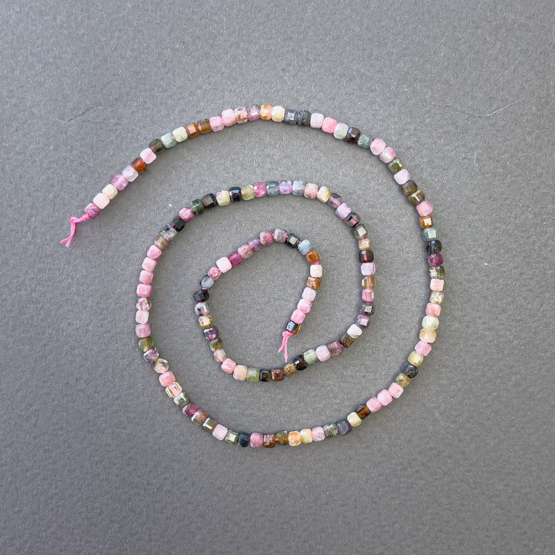 Beads on a Thread Turquoise Assortment Natural Stone Cube, diameter 2.8×2.8 mm, length 40 cm