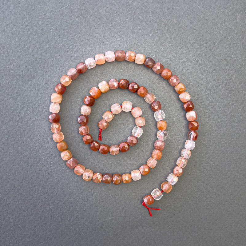 Carnelian Beads natural gemstone faceted cube, 5x5mm diameter, length 38cm on thread