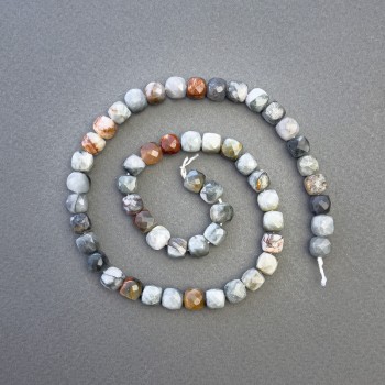 Assorted Beads of natural stone, faceted cube shape, diameter 7×7mm, length 39cm on a thread