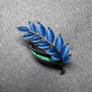 Brooch 'Twig' Blue Cat's Eye with Green Enamel on Gold-Tone Metal 22×47mm